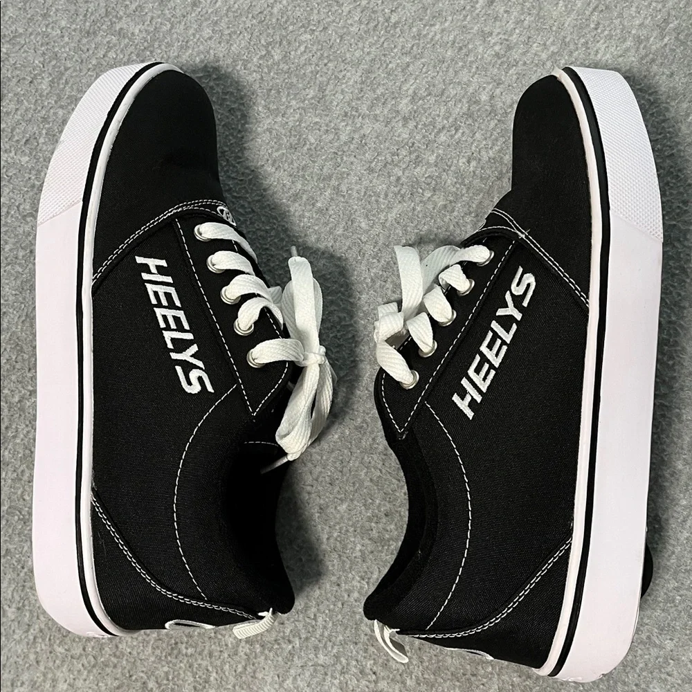 Heelys Pro 20 HES10393 Shoes Youth Boys Size 7 Black White